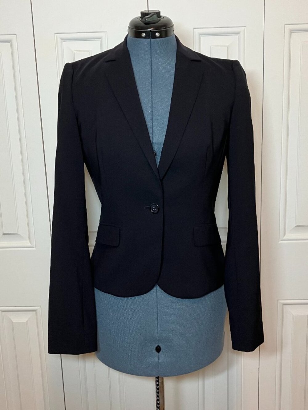 Hugo Boss Very Dark Navy Wool Jacket Size 2